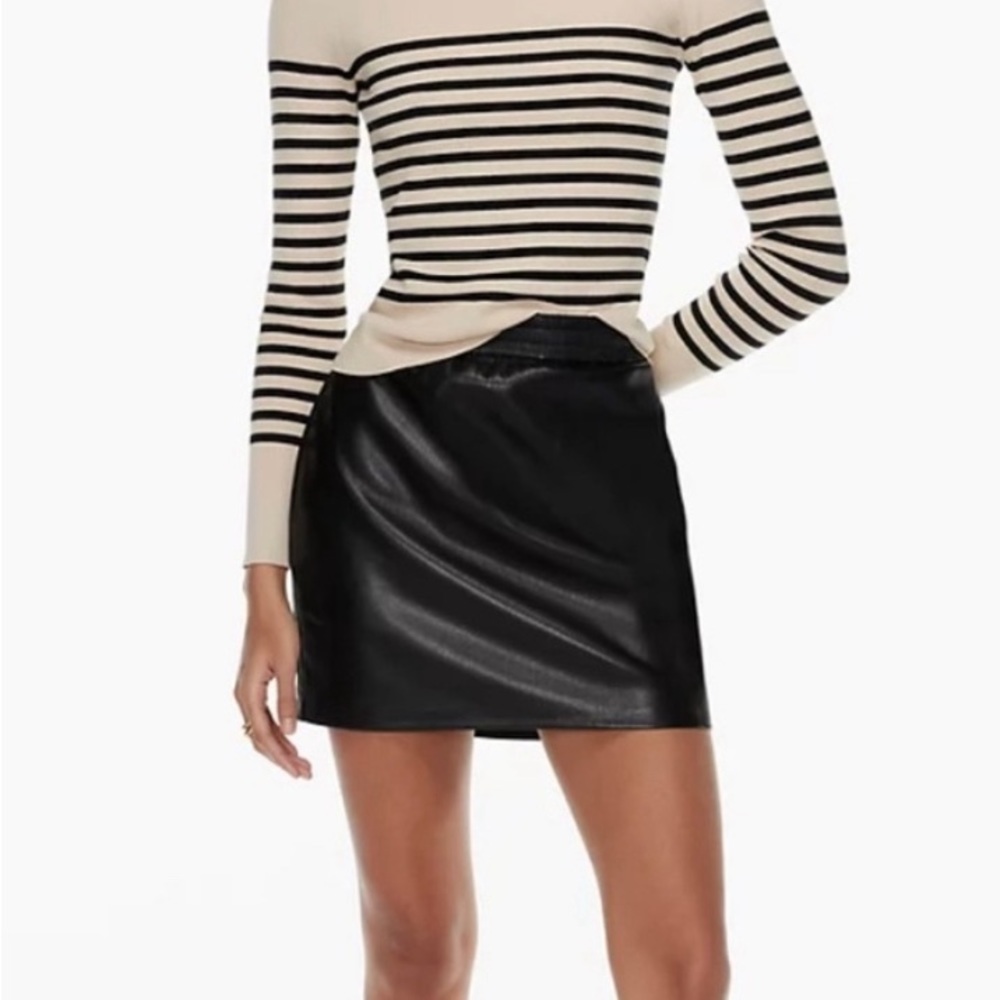 NWT Aritzia (Babaton) Vegan Leather Skirt